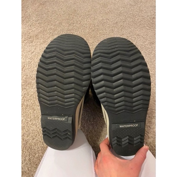 Sorel Boots - Picture 4 of 4